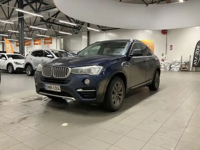 Sininen Maastoauto, BMW X4 – SMR-124