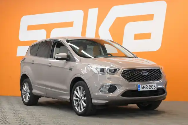 Harmaa Maastoauto, Ford Kuga – SMR-205
