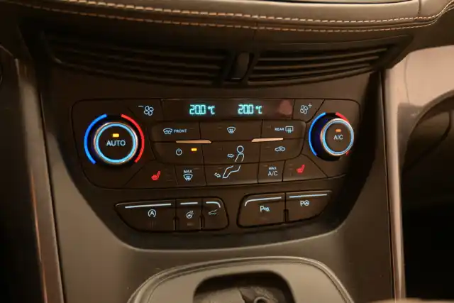 Harmaa Maastoauto, Ford Kuga – SMR-205