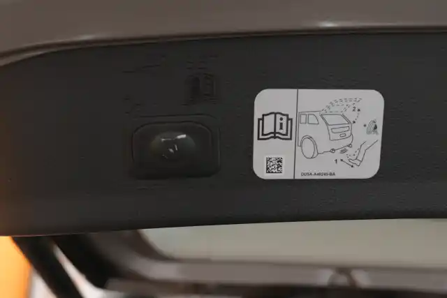 Harmaa Maastoauto, Ford Kuga – SMR-205