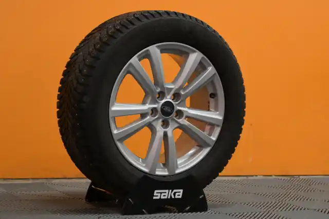 Harmaa Maastoauto, Ford Kuga – SMR-205