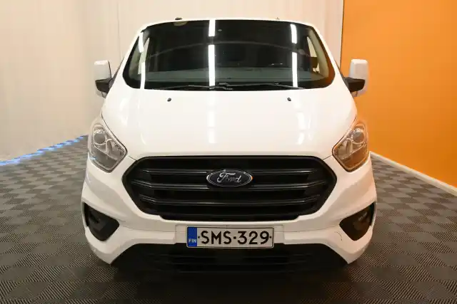 Valkoinen Pakettiauto, Ford Transit Custom – SMS-329