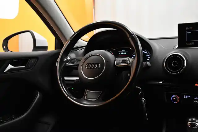 Valkoinen Viistoperä, Audi A3 – SMV-316