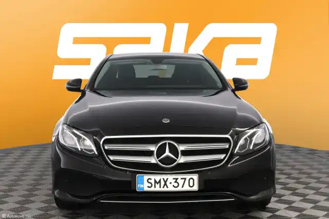 Musta Sedan, Mercedes-Benz E – SMX-370