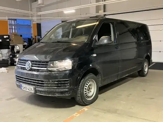 Musta Tila-auto, Volkswagen Caravelle – SMX-426