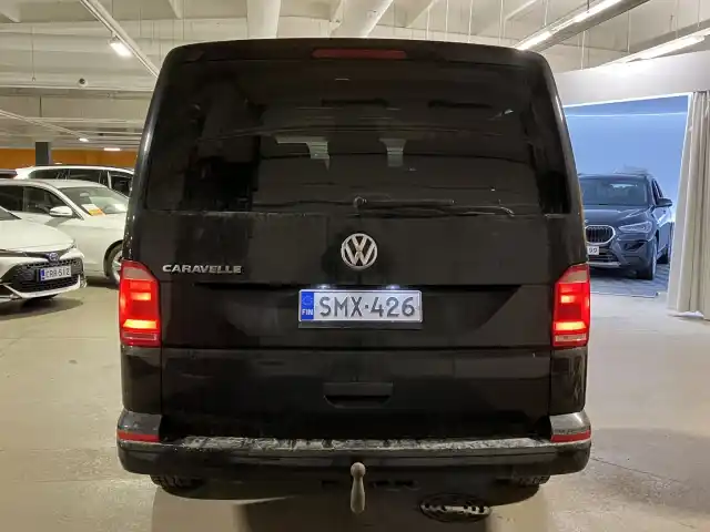 Musta Tila-auto, Volkswagen Caravelle – SMX-426