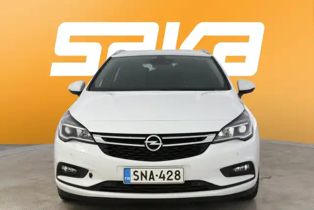 Valkoinen Farmari, Opel Astra – SNA-428