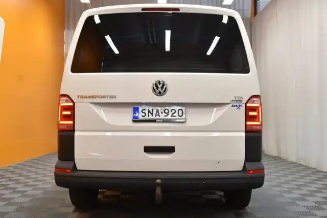 Valkoinen Pakettiauto, Volkswagen Transporter – SNA-920