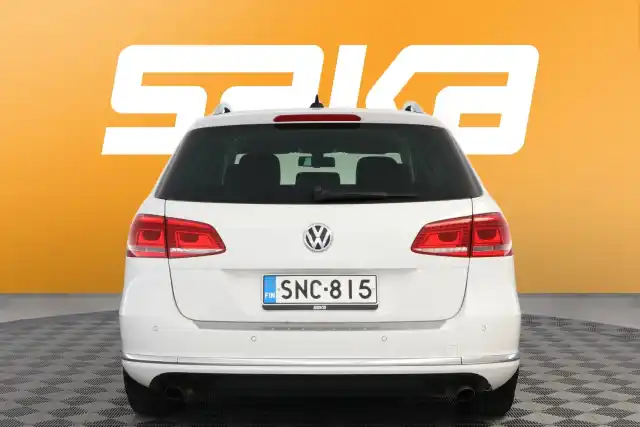 Valkoinen Farmari, Volkswagen Passat – SNC-815