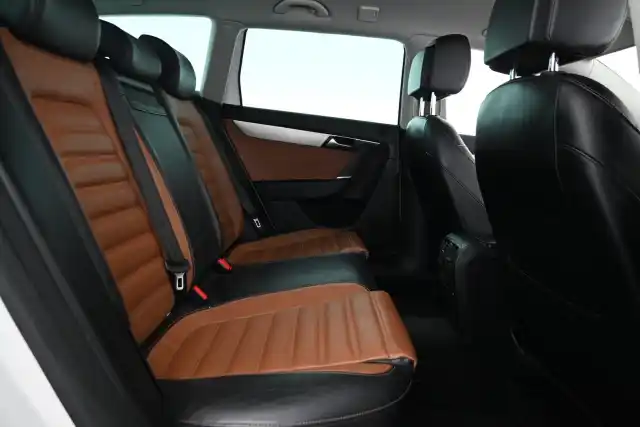 Valkoinen Farmari, Volkswagen Passat – SNC-815