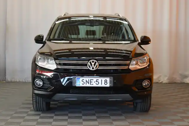 Musta Maastoauto, Volkswagen Tiguan – SNE-518