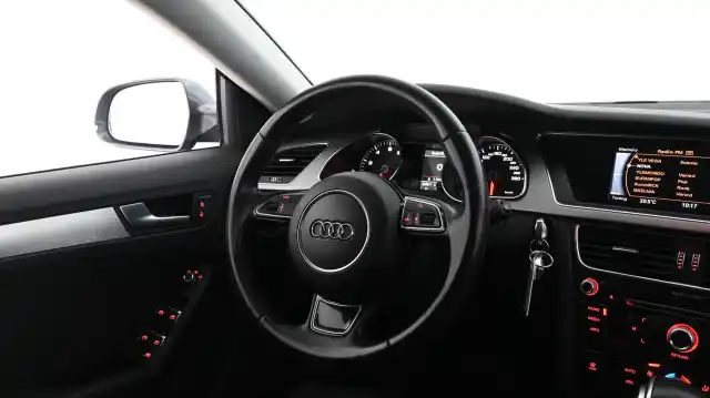 Harmaa Viistoperä, Audi A5 – SNE-847