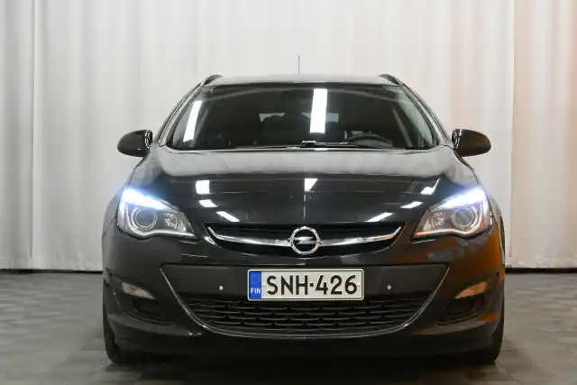 Musta Farmari, Opel Astra – SNH-426