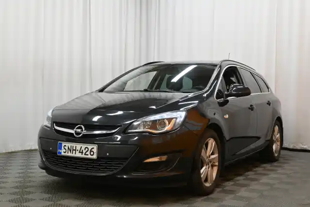 Musta Farmari, Opel Astra – SNH-426