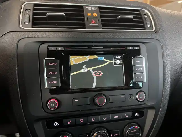 Musta Sedan, Volkswagen Jetta – SNJ-116