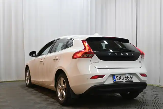 Valkoinen Viistoperä, Volvo V40 – SNJ-553