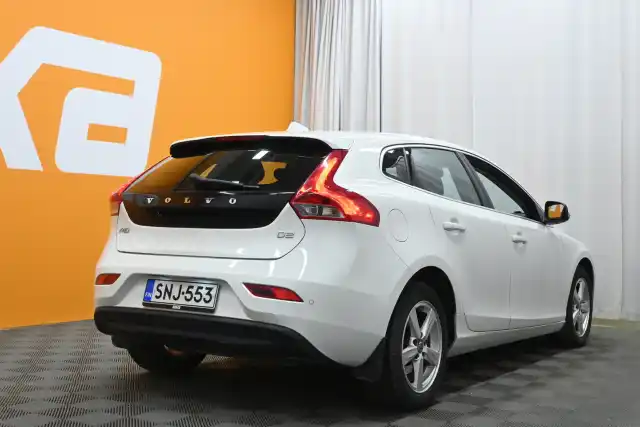 Valkoinen Viistoperä, Volvo V40 – SNJ-553