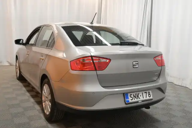 Beige Sedan, Seat Toledo – SNK-178