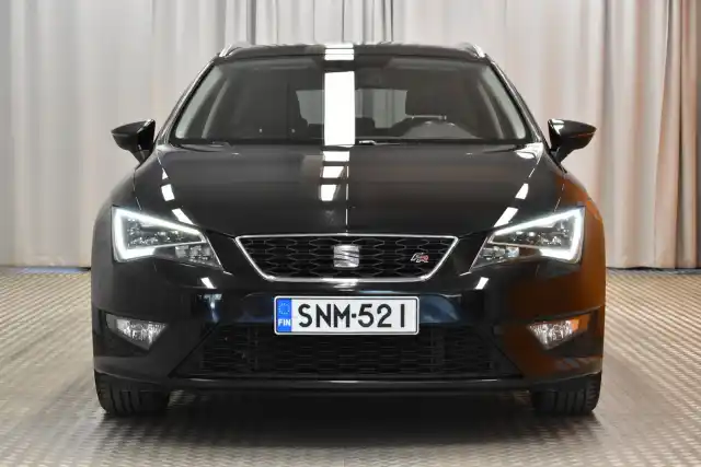 Musta Farmari, Seat Leon ST – SNM-521