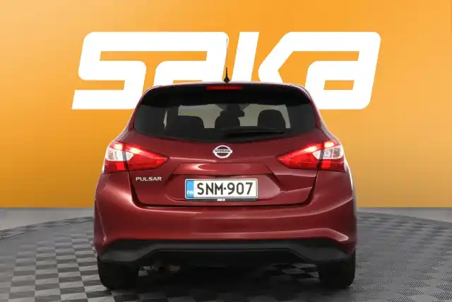 Punainen Viistoperä, Nissan Pulsar – SNM-907