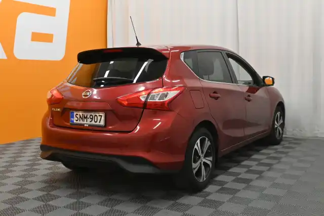 Punainen Viistoperä, Nissan Pulsar – SNM-907