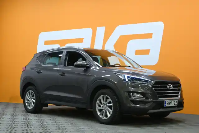 Ruskea (beige) Maastoauto, Hyundai Tucson – SNN-122