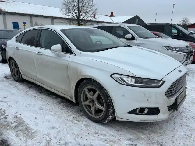 Valkoinen Viistoperä, Ford Mondeo – SNN-763