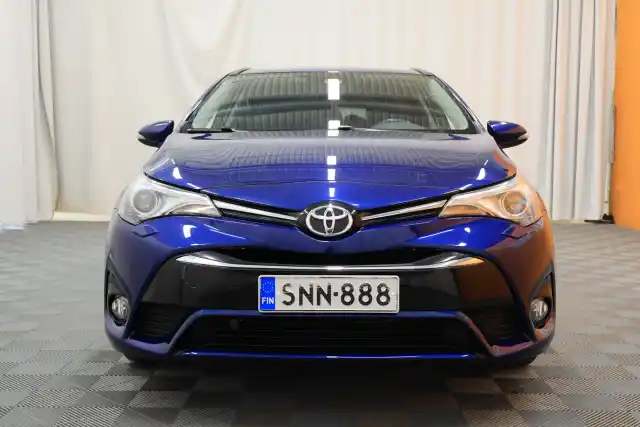 Sininen Farmari, Toyota Avensis – SNN-888