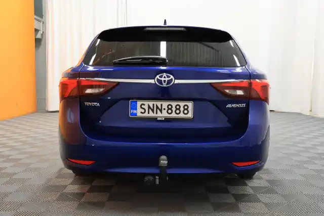 Sininen Farmari, Toyota Avensis – SNN-888