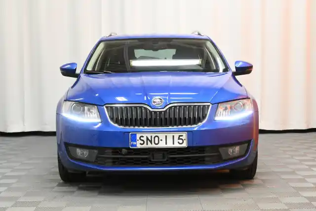 Sininen Farmari, Skoda Octavia – SNO-115