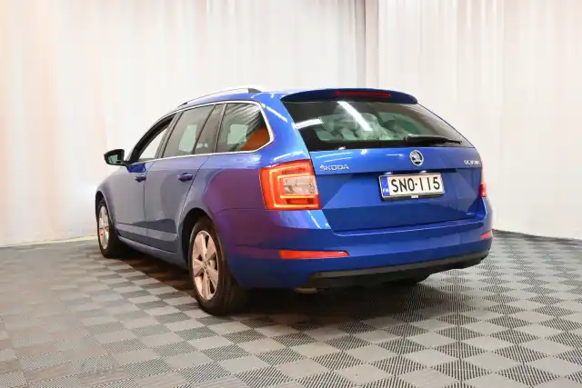 Sininen Farmari, Skoda Octavia – SNO-115