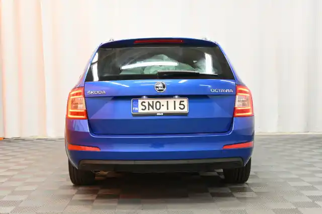 Sininen Farmari, Skoda Octavia – SNO-115