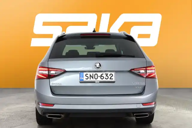 Harmaa Farmari, Skoda Superb – SNO-632