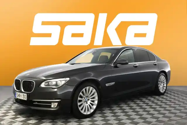 Musta Sedan, BMW 730 – SNR-130
