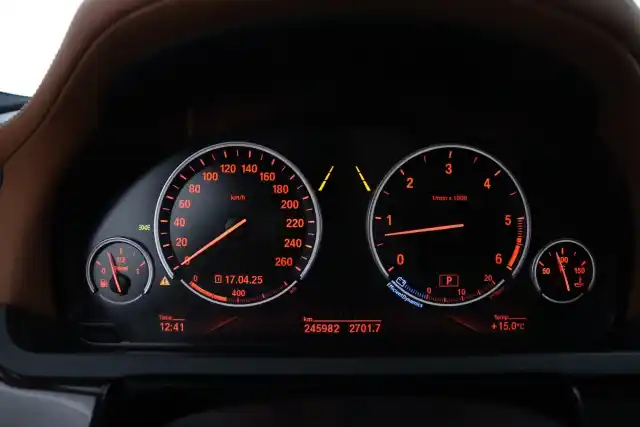 Musta Sedan, BMW 730 – SNR-130