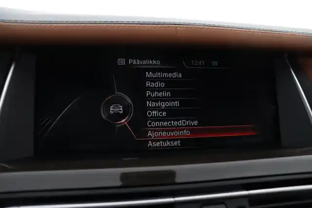 Musta Sedan, BMW 730 – SNR-130