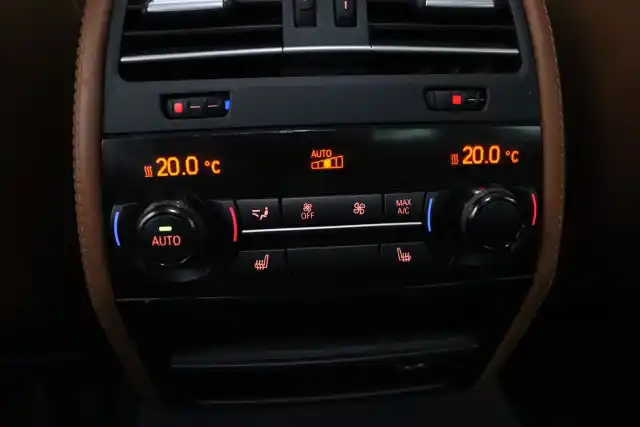 Musta Sedan, BMW 730 – SNR-130