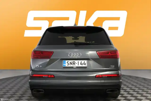 Harmaa Maastoauto, Audi Q7 – SNR-144