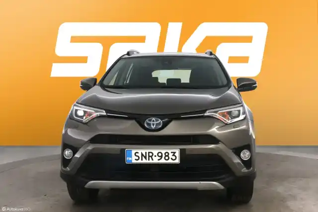 Ruskea Maastoauto, Toyota RAV4 – SNR-983