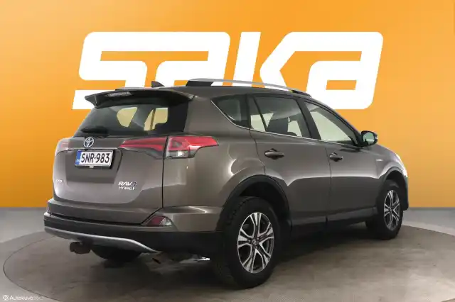 Ruskea Maastoauto, Toyota RAV4 – SNR-983