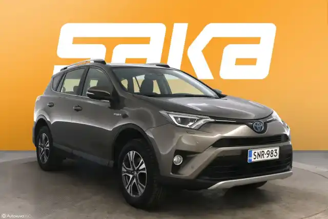 Ruskea Maastoauto, Toyota RAV4 – SNR-983