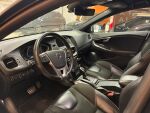 Musta Viistoperä, Volvo V40 – SNS-203, kuva 4