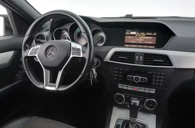 Valkoinen Farmari, Mercedes-Benz C – SNS-398