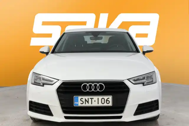 Valkoinen Sedan, Audi A4 – SNT-106