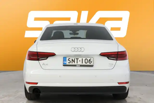 Valkoinen Sedan, Audi A4 – SNT-106