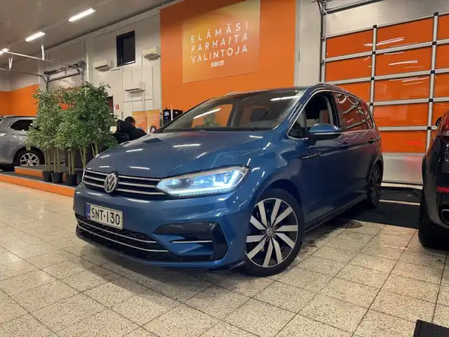 Sininen Tila-auto, Volkswagen Touran – SNT-130