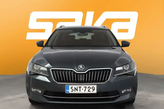 Harmaa Farmari, Skoda Superb – SNT-729