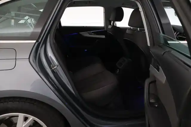 Harmaa Farmari, Audi A4 – SNU-369