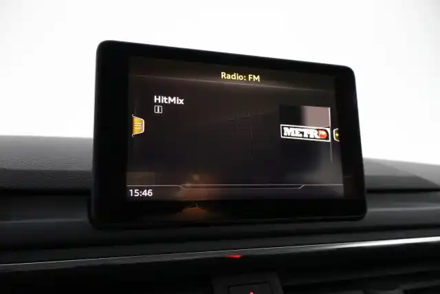 Harmaa Farmari, Audi A4 – SNU-369