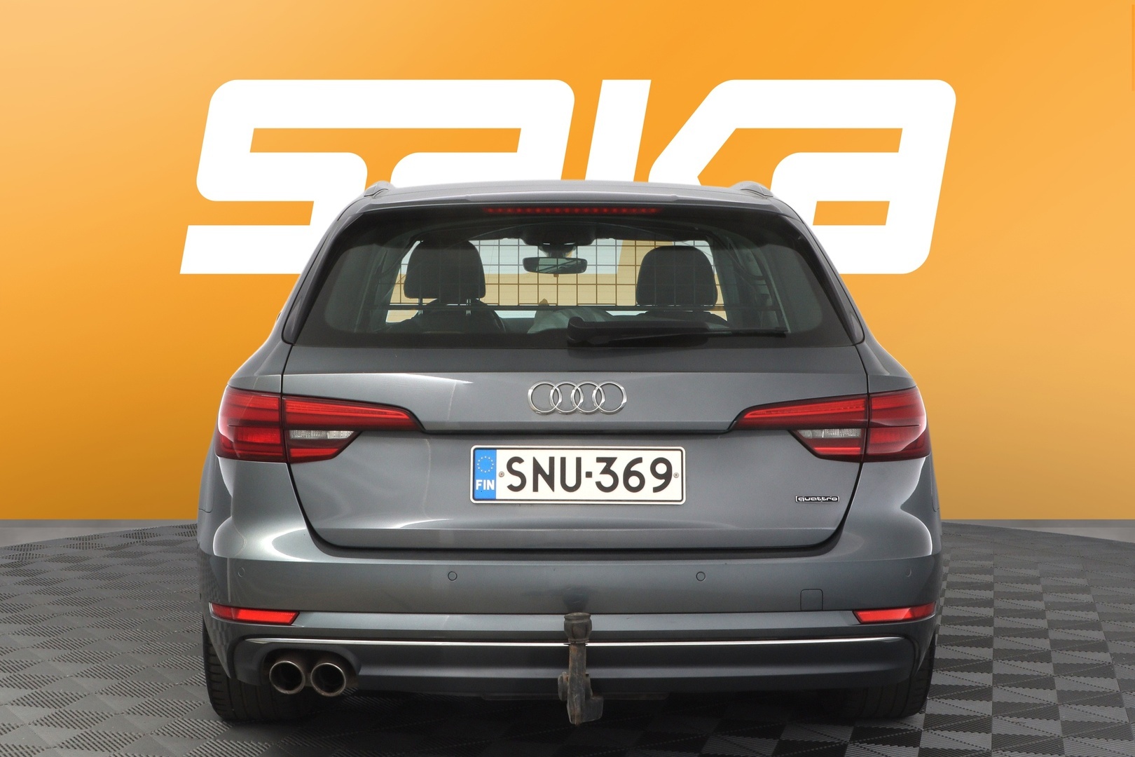 Harmaa Farmari, Audi A4 – SNU-369